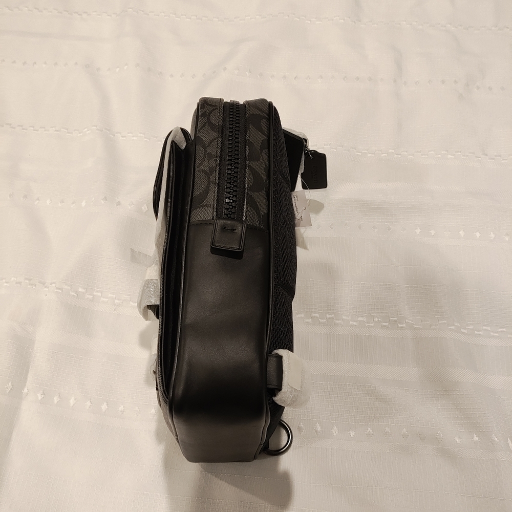Coach Track Pack in Signature Canvas - Picture 5 of 6